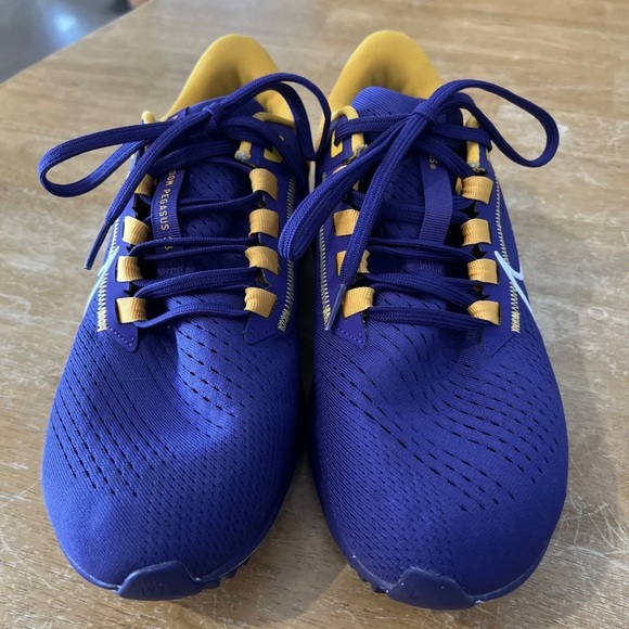 Nike Unisex Purple Zoom Pegasus Running Shoe - Picture 2 of 7